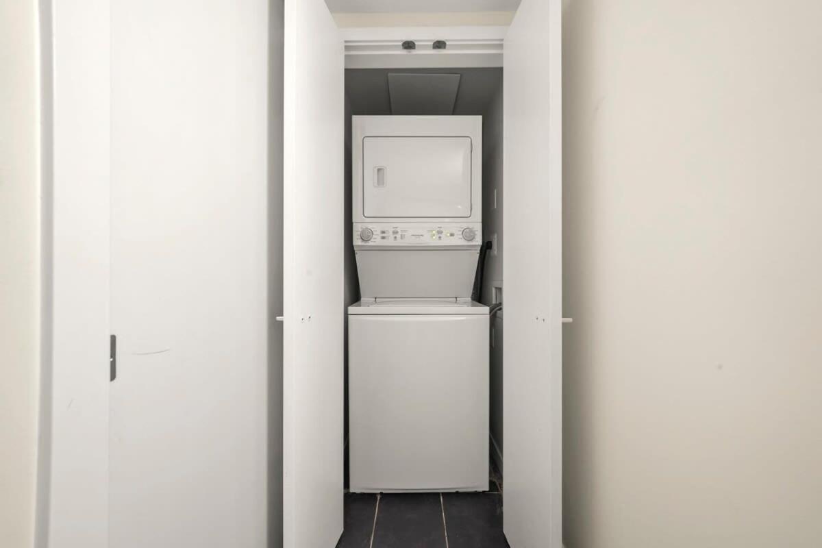 Dazzling Condo By Stadium Downtown With Free Parking Vancouver Ngoại thất bức ảnh