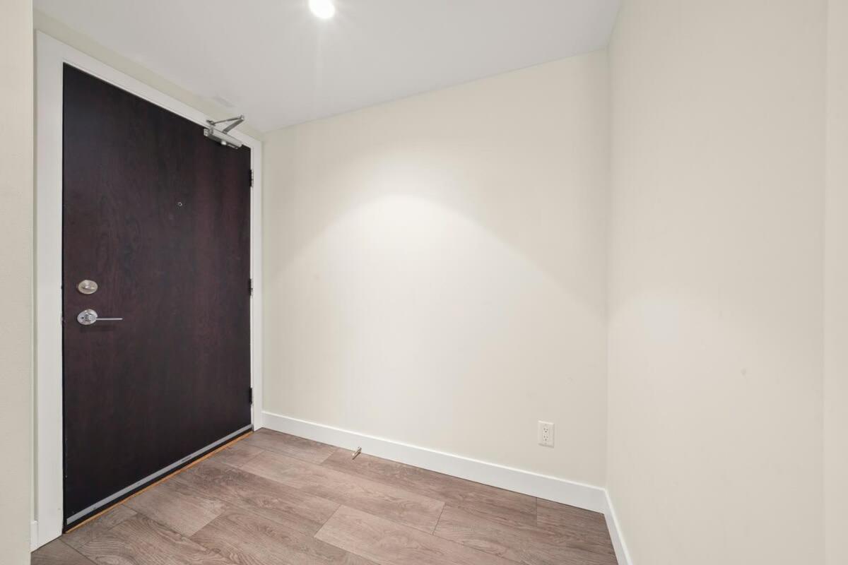 Dazzling Condo By Stadium Downtown With Free Parking Vancouver Ngoại thất bức ảnh