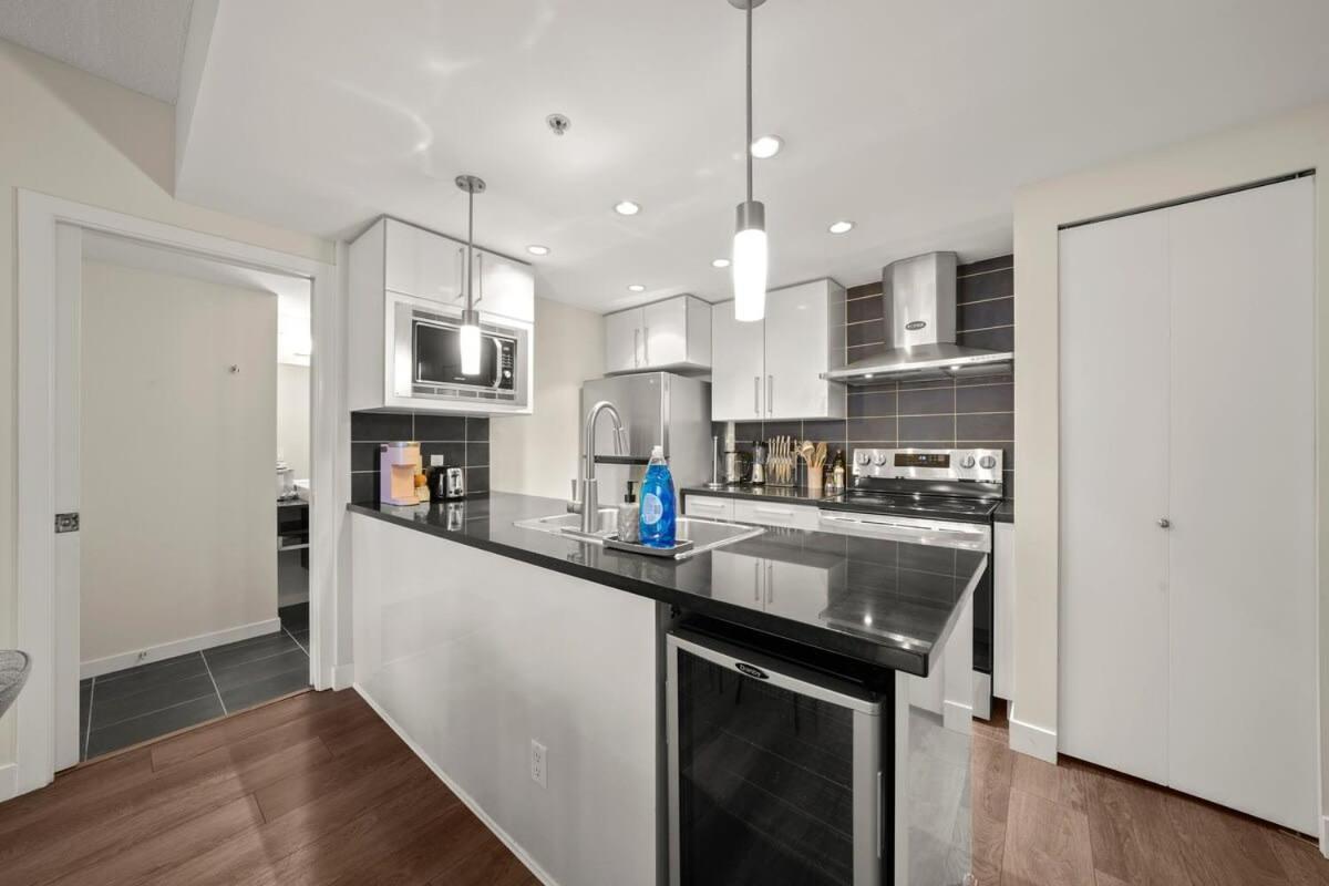 Dazzling Condo By Stadium Downtown With Free Parking Vancouver Ngoại thất bức ảnh