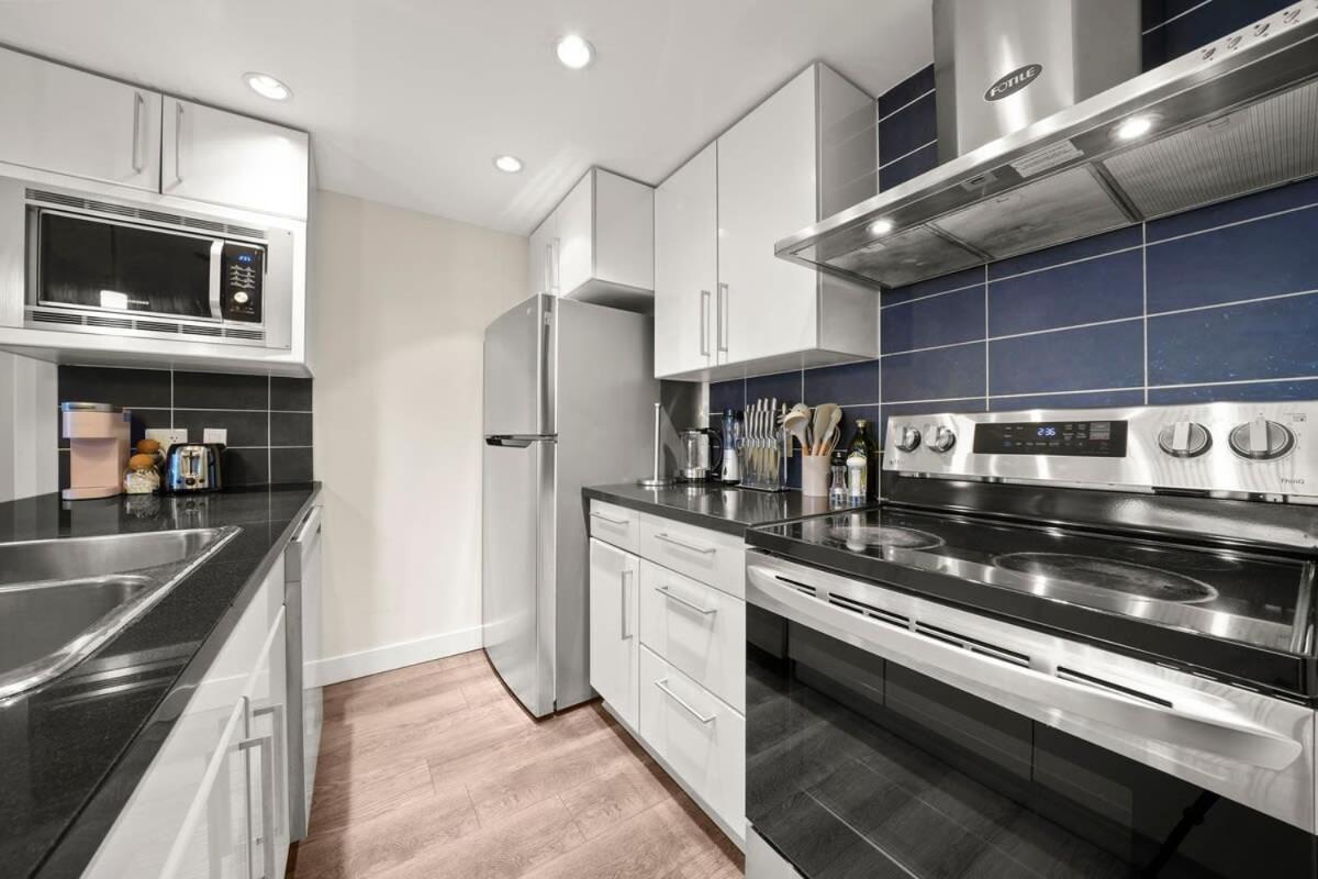 Dazzling Condo By Stadium Downtown With Free Parking Vancouver Ngoại thất bức ảnh