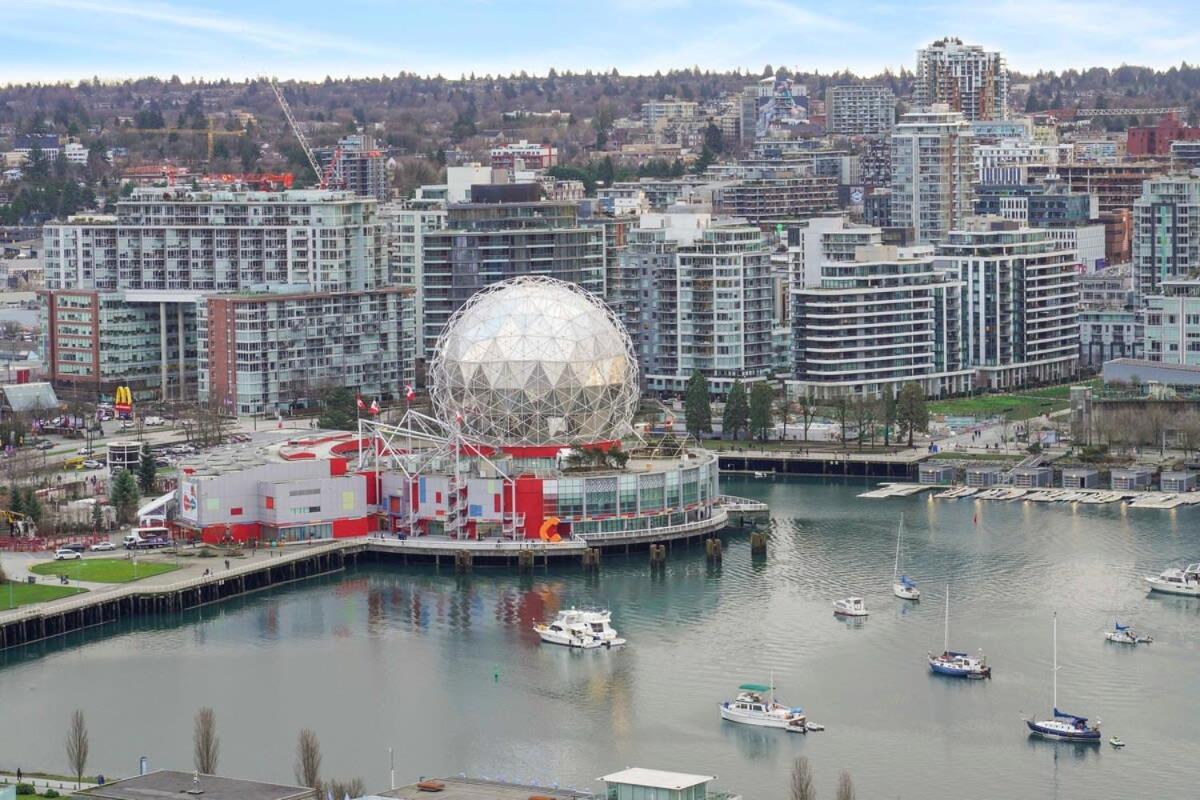 Dazzling Condo By Stadium Downtown With Free Parking Vancouver Ngoại thất bức ảnh